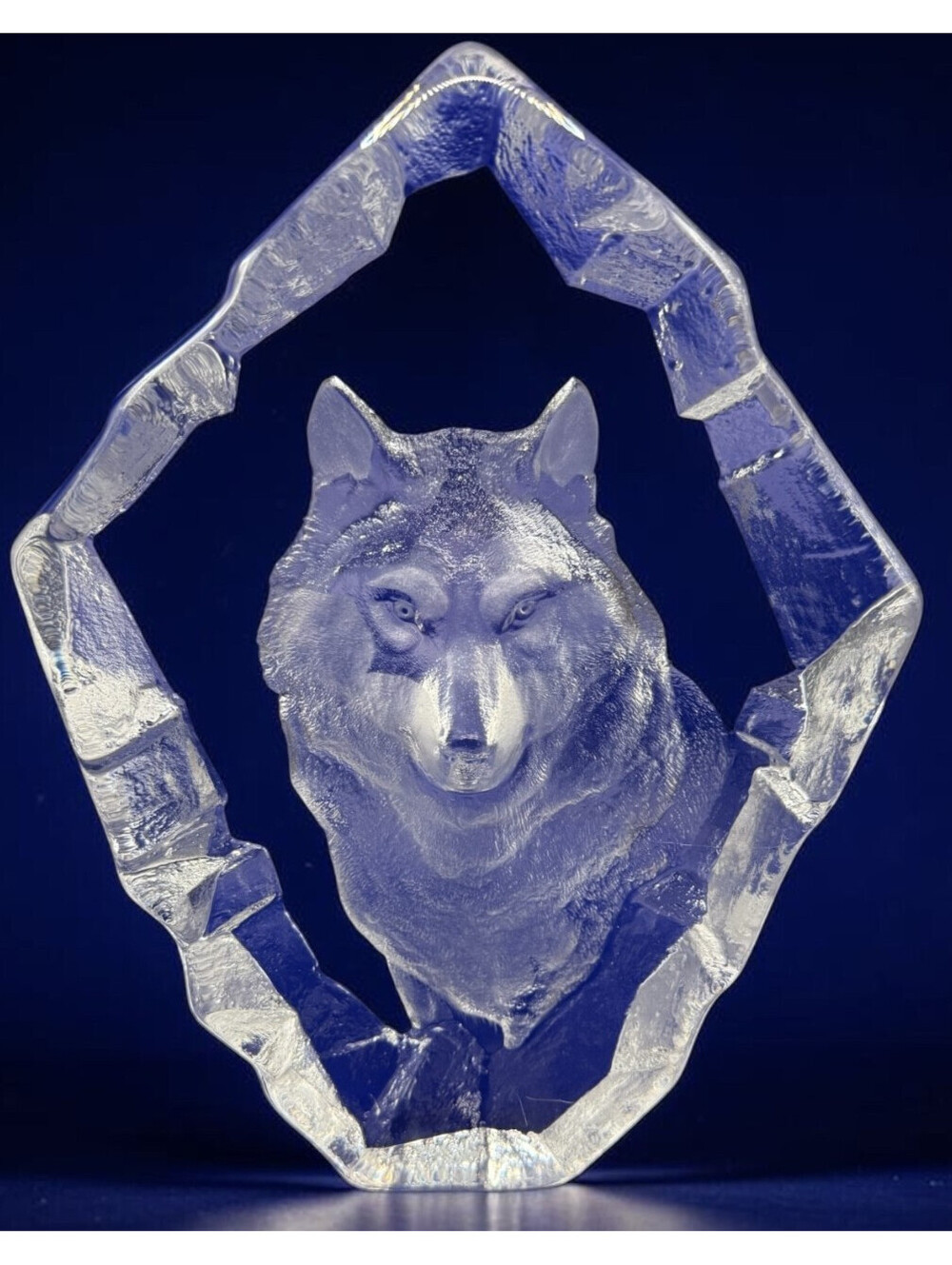 Signed Mats Jonasson Swedish Crystal Wolf Sculpture Ice Block Paperweight Art Gl